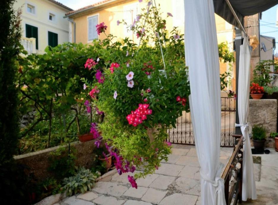 אומיסאליי Apartment Lorna & Igor Zuvic מראה חיצוני תמונה