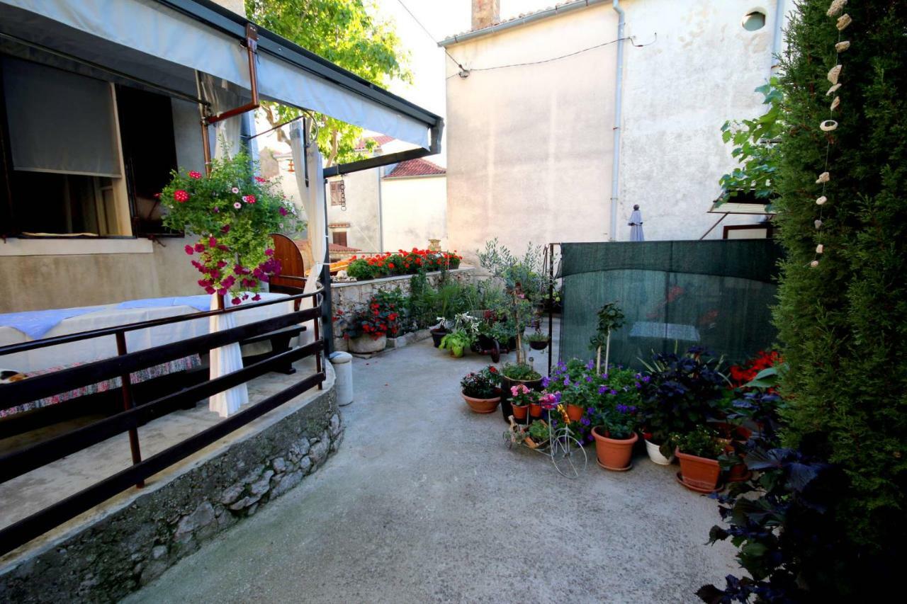 אומיסאליי Apartment Lorna & Igor Zuvic מראה חיצוני תמונה