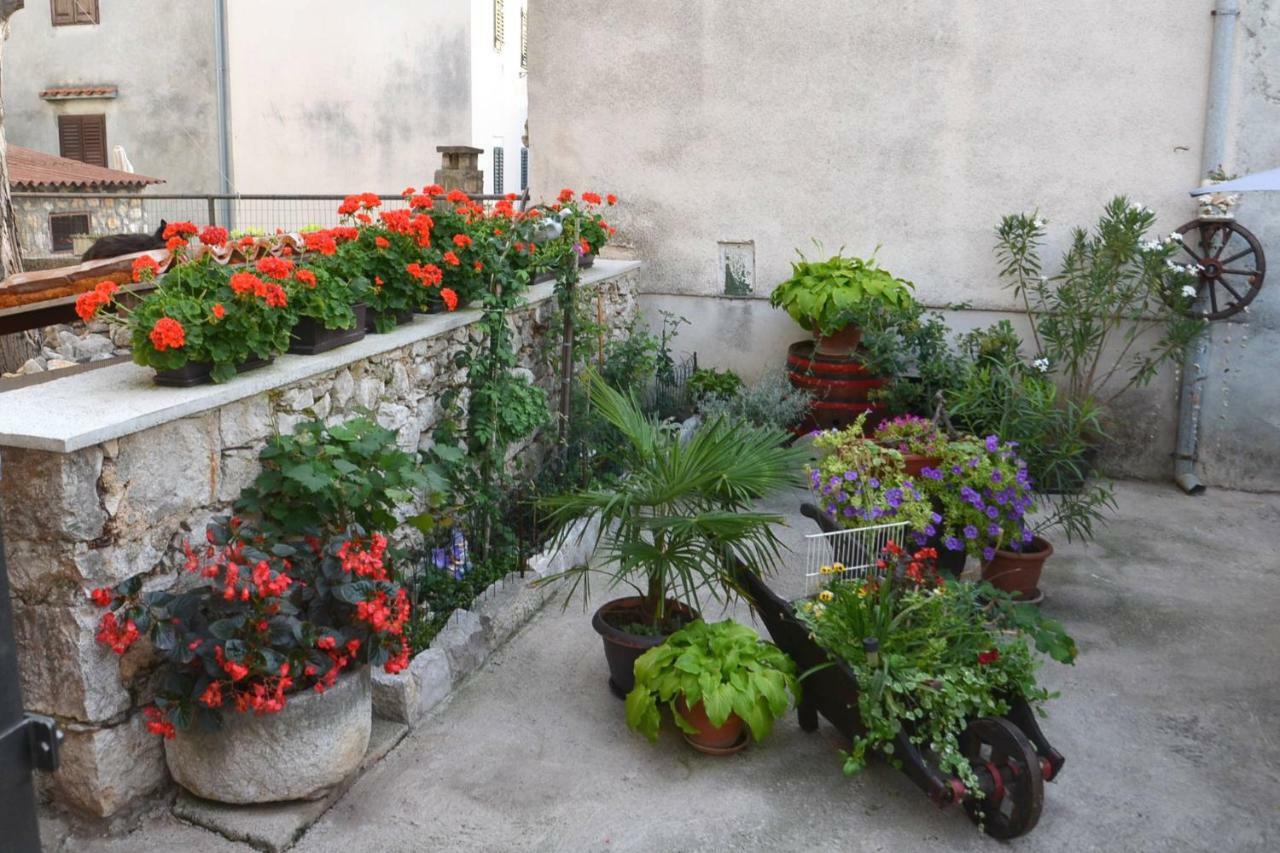 אומיסאליי Apartment Lorna & Igor Zuvic מראה חיצוני תמונה